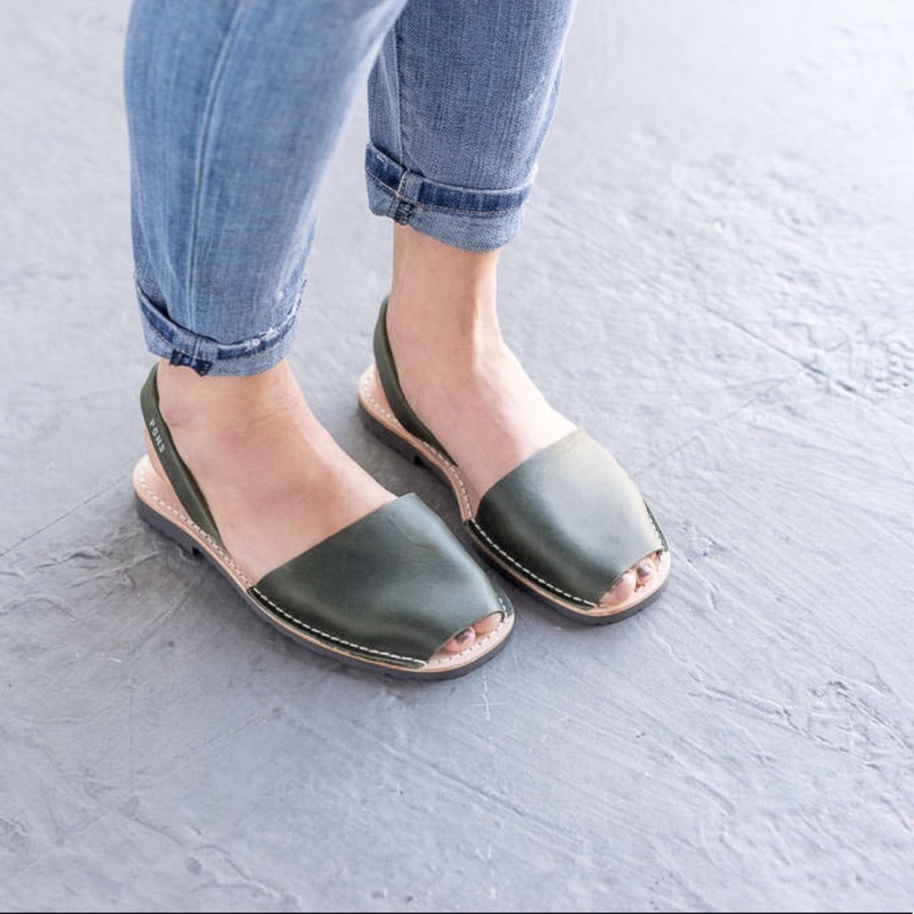Classic Pons Avarcas in Forest Green